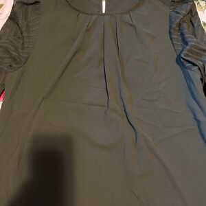 Green long sleeve top with lace sleeves